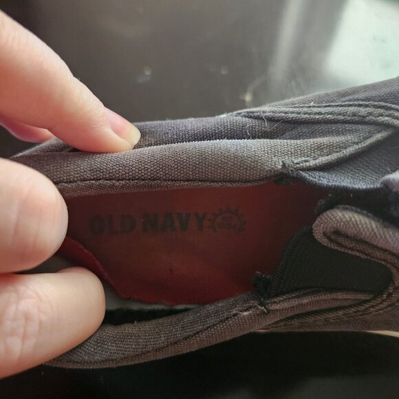 Old Navy Charcoal Gray‎ Slip On Sneakers Boys Size 13 - Picture 3 of 5